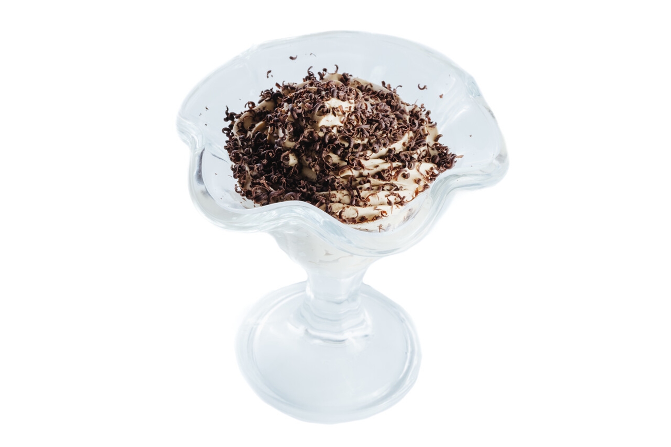Una receta para Copa de parfait de chocolate con brownie | Debic